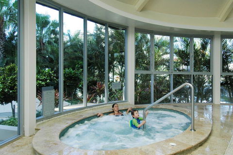 Chevron Renaissance - HR Surfers Paradise - Darwin Holiday 17