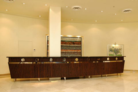 Chevron Renaissance - HR Surfers Paradise - Darwin Holiday 23