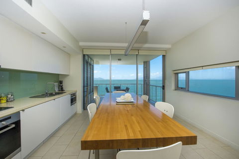 1 Bright Point Apartment 4201 - Darwin Holiday 2
