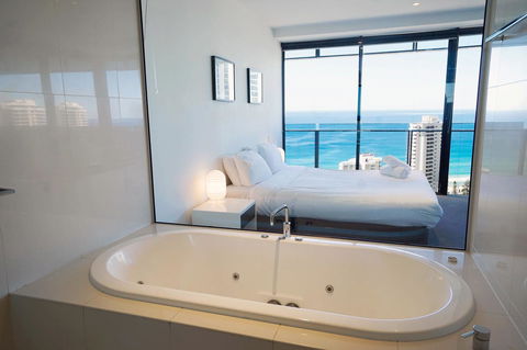 Circle On Cavill Surfers Paradise Apartments-Holiday Paradise - Darwin Holiday 12