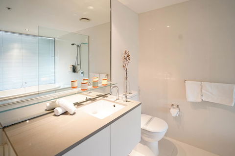 Circle On Cavill Surfers Paradise Apartments-Holiday Paradise - Darwin Holiday 0