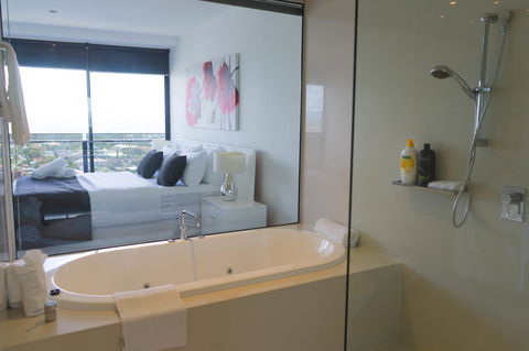 Circle On Cavill Surfers Paradise Apartments-Holiday Paradise - Darwin Holiday 4