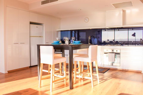 Circle On Cavill Surfers Paradise Apartments-Holiday Paradise - Darwin Holiday 17