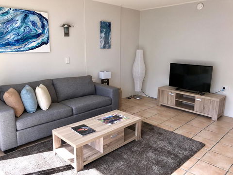 Hi Ho Beach Apartments On Broadbeach - Darwin Holiday 17