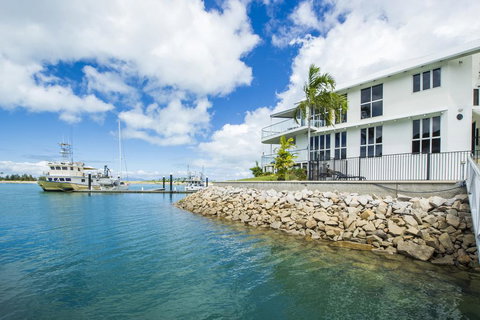 Waters Edge Townhouse 2 - Darwin Holiday 1