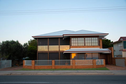 Waterside House Kalbarri - Darwin Holiday 0