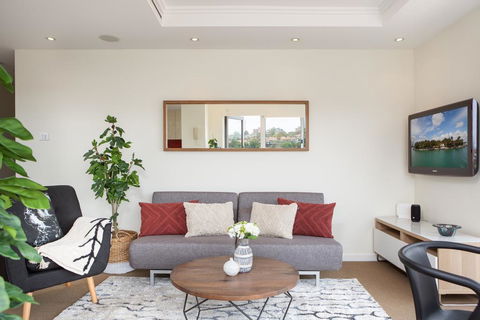 Waterside Mosman Bay Apartment W Stunning Views - Darwin Holiday 1