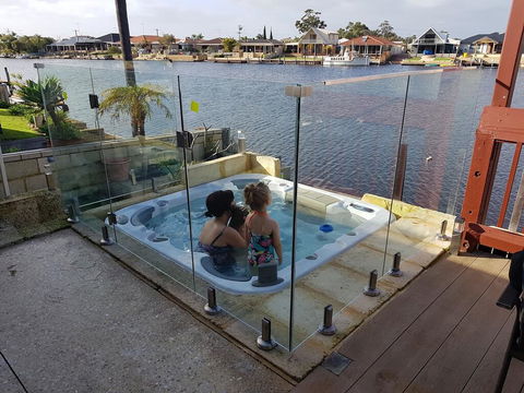 Waterside Resort Style - Darwin Holiday 1