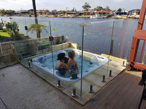 Waterside Resort Style - Darwin Holiday 3
