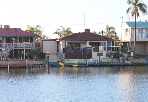 Waterside Resort Style - Darwin Holiday 2