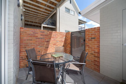 Waterstreet Apartment - Darwin Holiday 1