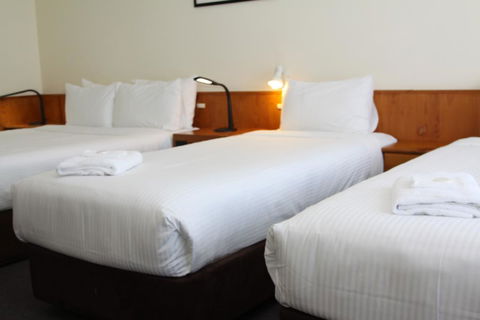 Waterview Gosford Motor Inn - Darwin Holiday 2