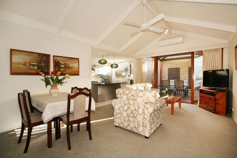 Wattle Holiday Rental - Darwin Holiday 2