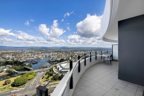 Wave Apartments Broadbeach - Darwin Holiday 2