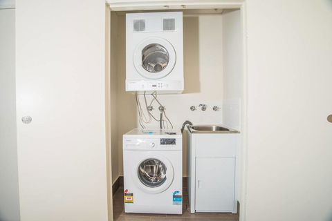 Wentworth Point 2Beds1Study2Bath Brand New APT - Darwin Holiday 1