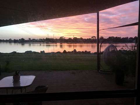 West Lakes Townhouse - Darwin Holiday 1