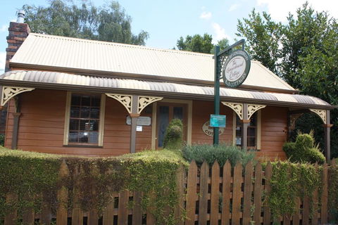 Westbury Gingerbread Cottages - Darwin Holiday 2