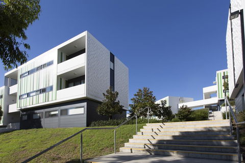 Western Sydney University Village - Campbelltown - Darwin Holiday 0