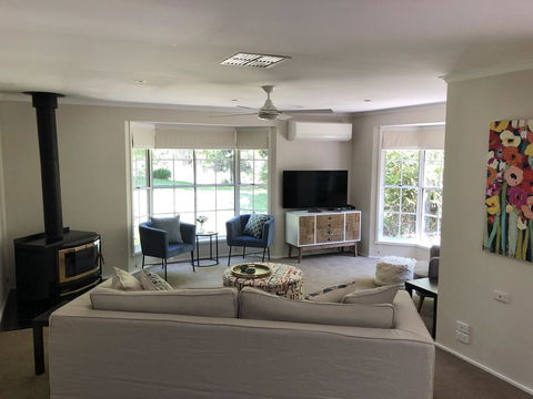Westwood Lodge Apartments - Darwin Holiday 1