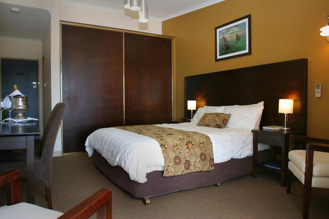 Whale Inn & Restaurant - Darwin Holiday 2