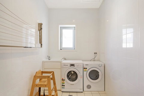 Wharf Apartment Unit 15 - Darwin Holiday 3