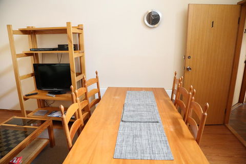 Whispering Pines 1 - Darwin Holiday 2