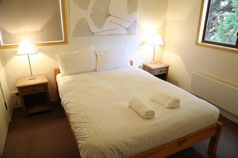 Whispering Pines 1 - Darwin Holiday 3