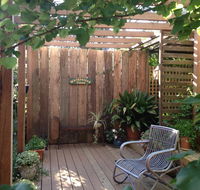 Whispering Pines Bed and Breakfast - Darwin Holiday