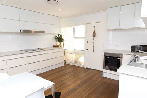 White Beach Cottage - Darwin Holiday 1