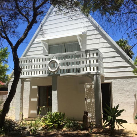 White Cottage - Darwin Holiday 3