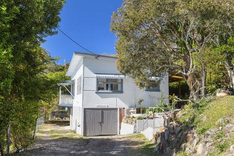 Whitecaps, 26 East Street - Darwin Holiday 0