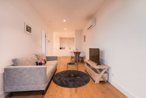 Whitehorse Tower Deluxe 1 Bedroom With View - Darwin Holiday 2