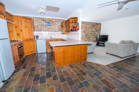 Whitesands Road, Unit 2/12 - Darwin Holiday 3