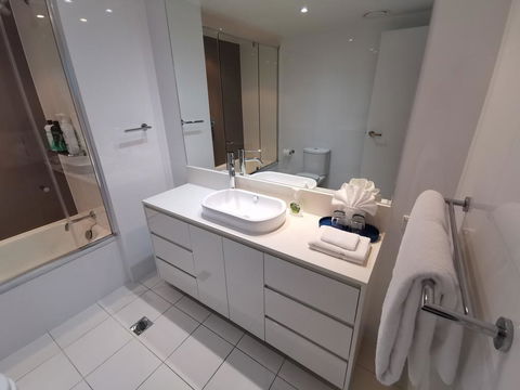 Widest Ocean View And Balcony Luxury Apt - Darwin Holiday 2