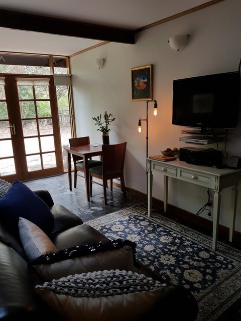 William Hunt's Retreat - Redwood Studio - Darwin Holiday 3