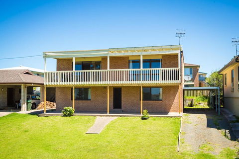 Williams Wonder - Large Beach House - Darwin Holiday 0