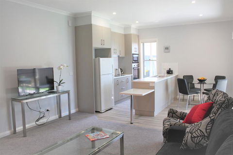 Willow Island - Waterfront - Darwin Holiday 3