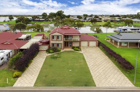 Windy's At Wellington - Darwin Holiday 1