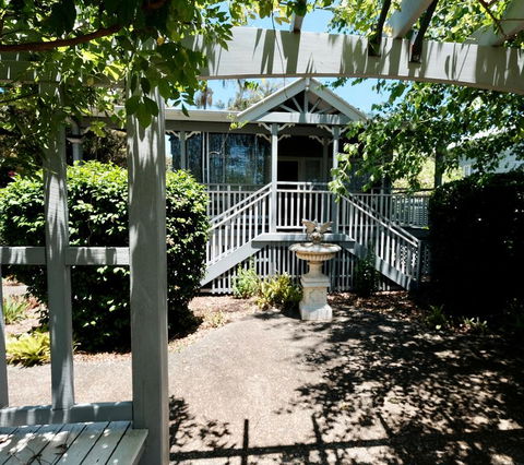 Wisteria Cottage 95 Main Western Road - Darwin Holiday 1