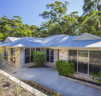 Wonder on Wattlevale - Darwin Holiday