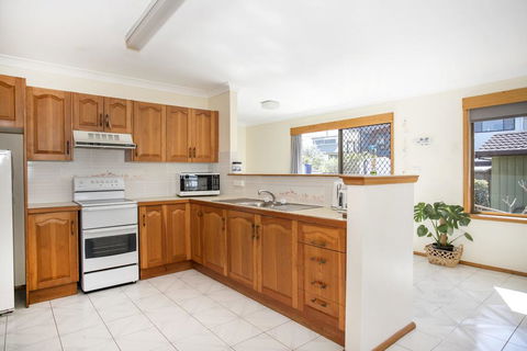 Wooroonga Crescent 9 Kioloa NSW 2539 - Darwin Holiday 1