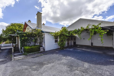 Wyatt Guest House - Darwin Holiday 1