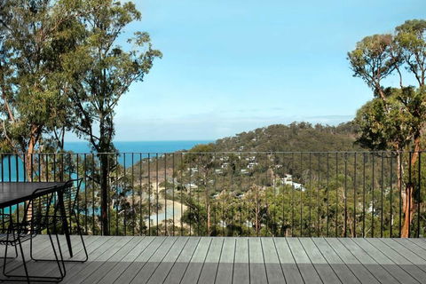 WYE UP - Through The Treetops. Out To The Sea. - Darwin Holiday 0