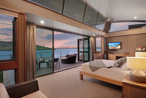Yacht Club Villa 33 - Serenity - 4 Bedroom 4 Bathroom House Ocean Views 2 Buggies - Darwin Holiday 0