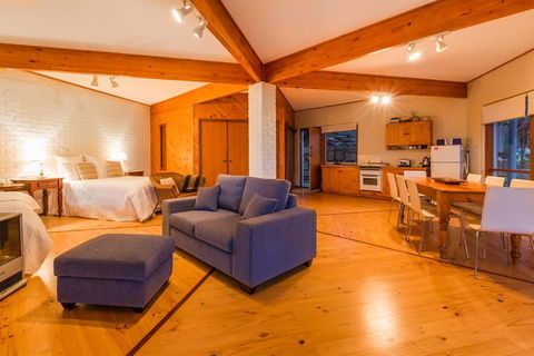 Yallingup's Best Located Beach House - Darwin Holiday 1