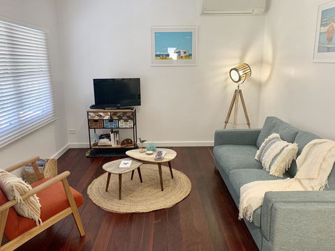 Yaringa Cottage...by The Sea - Darwin Holiday 3