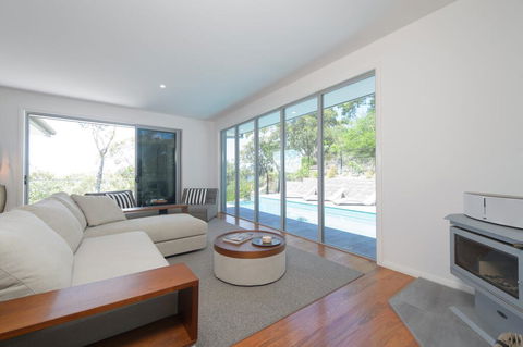 YARINGA - Retreat Style Accomodation With Swimming Pool - Darwin Holiday 0
