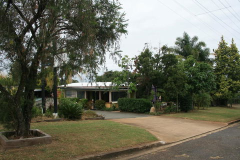 Yarraman Gardens Motel Queensland - Darwin Holiday 2