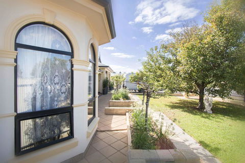 Yellow Rose Cottage - Darwin Holiday 2