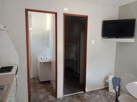 Young Caravan Park - Darwin Holiday 1